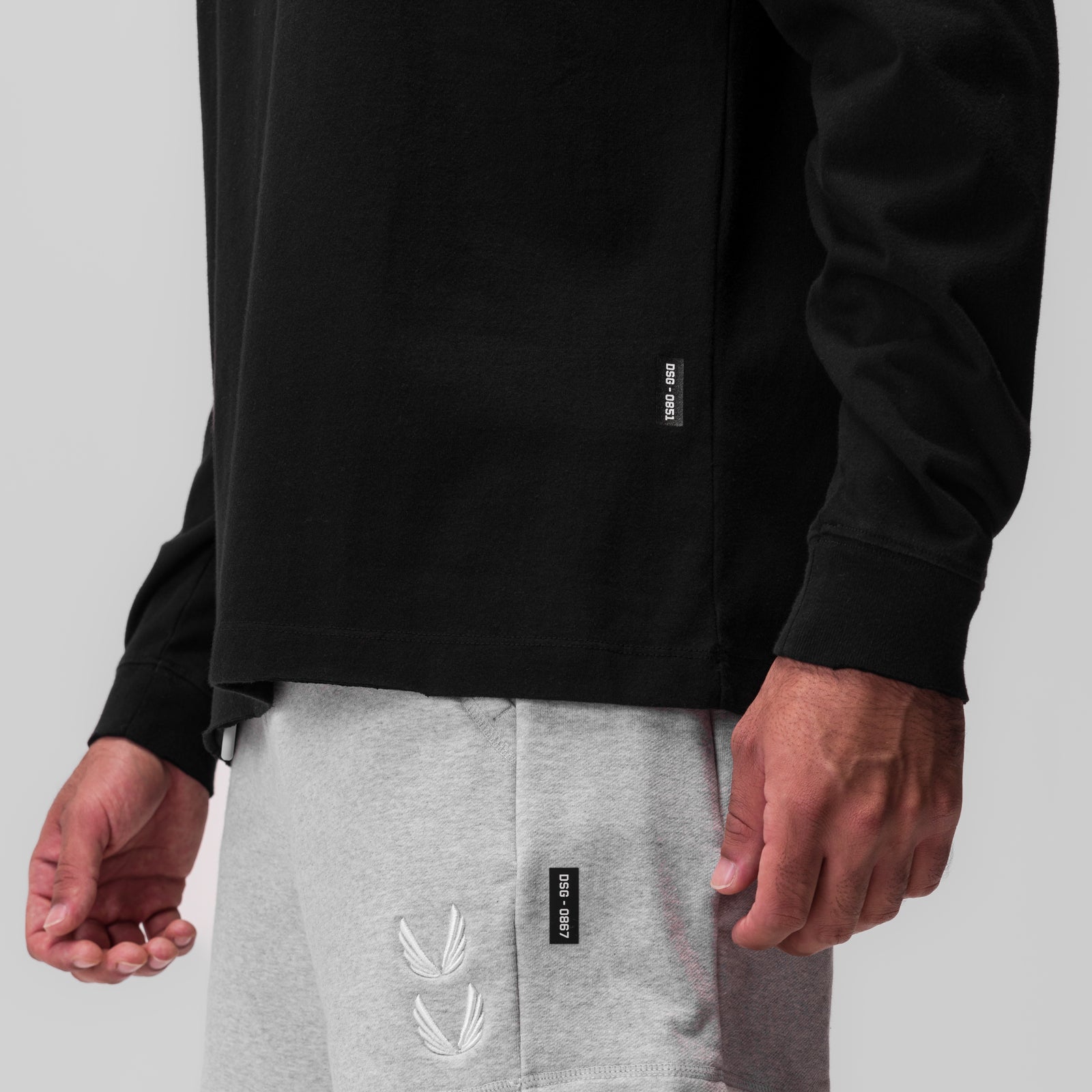 0851. Tech Essential™ Relaxed Long Sleeve - Black
