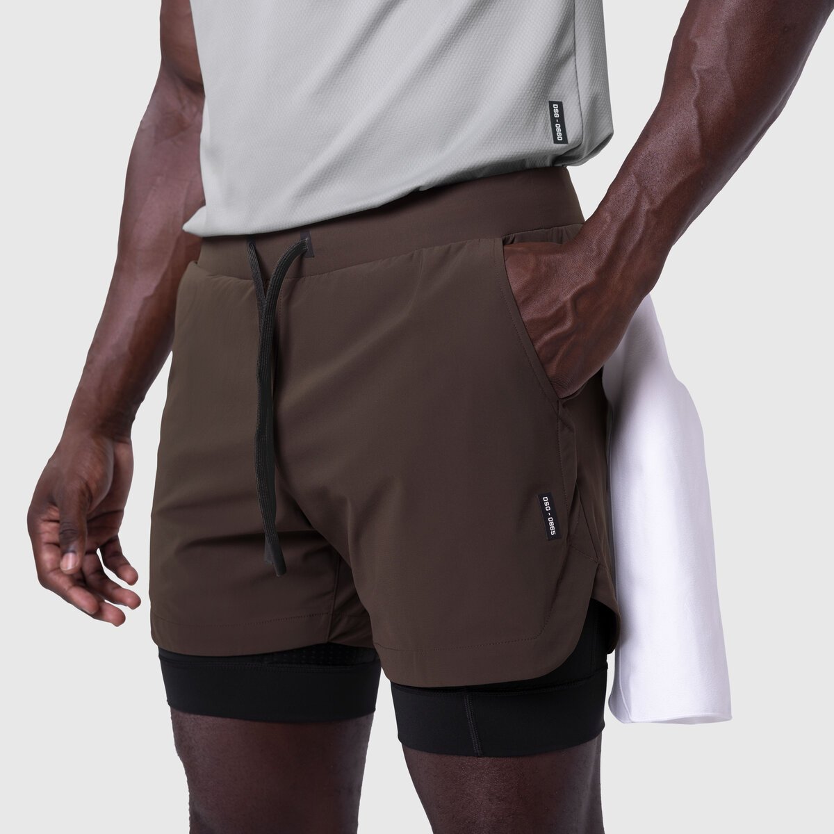 0865. Tetra-Lite® 5" Liner Short - Dark Earth "Wings"/Black