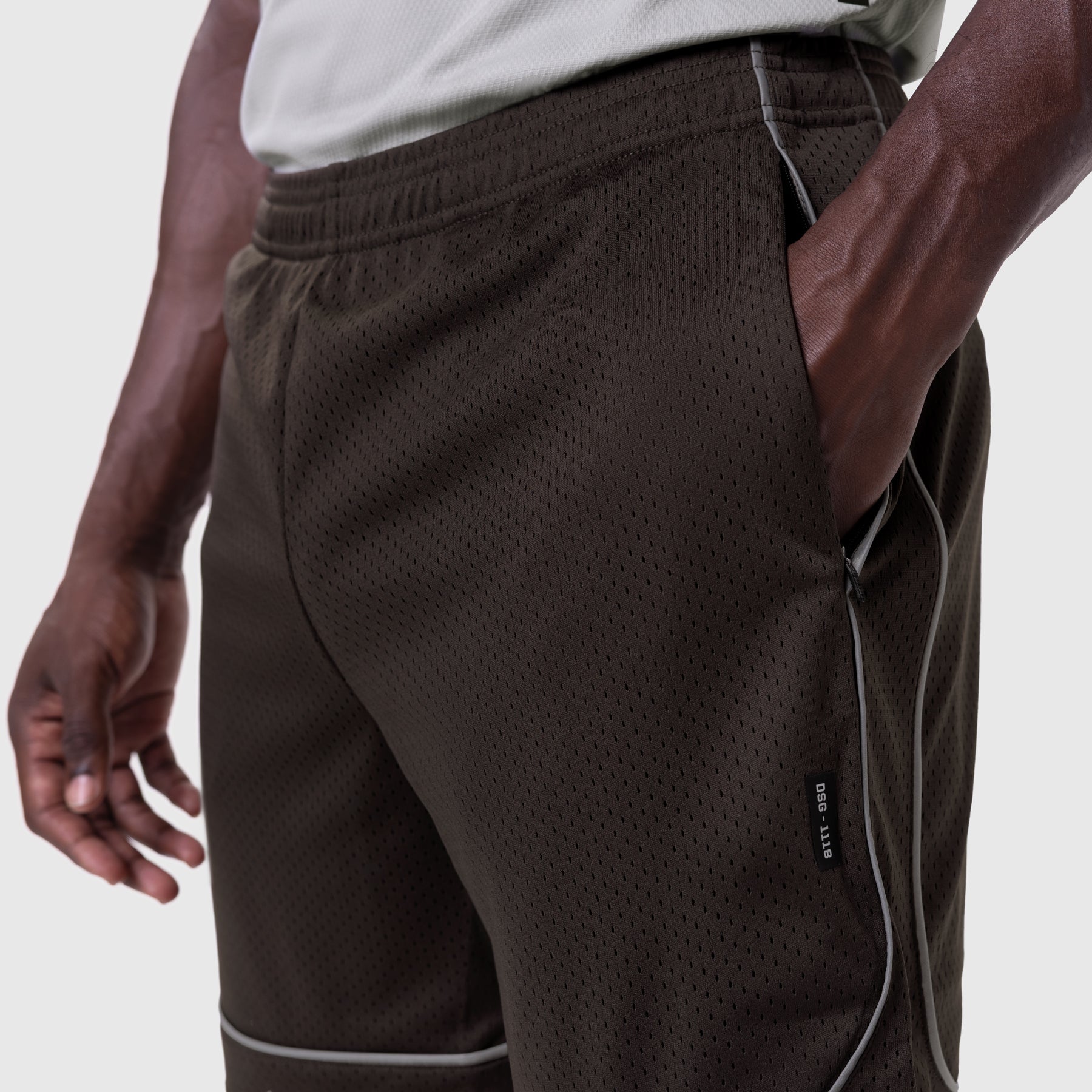 1118. Ion-Mesh™ Modal Liner Short - Dark Earth