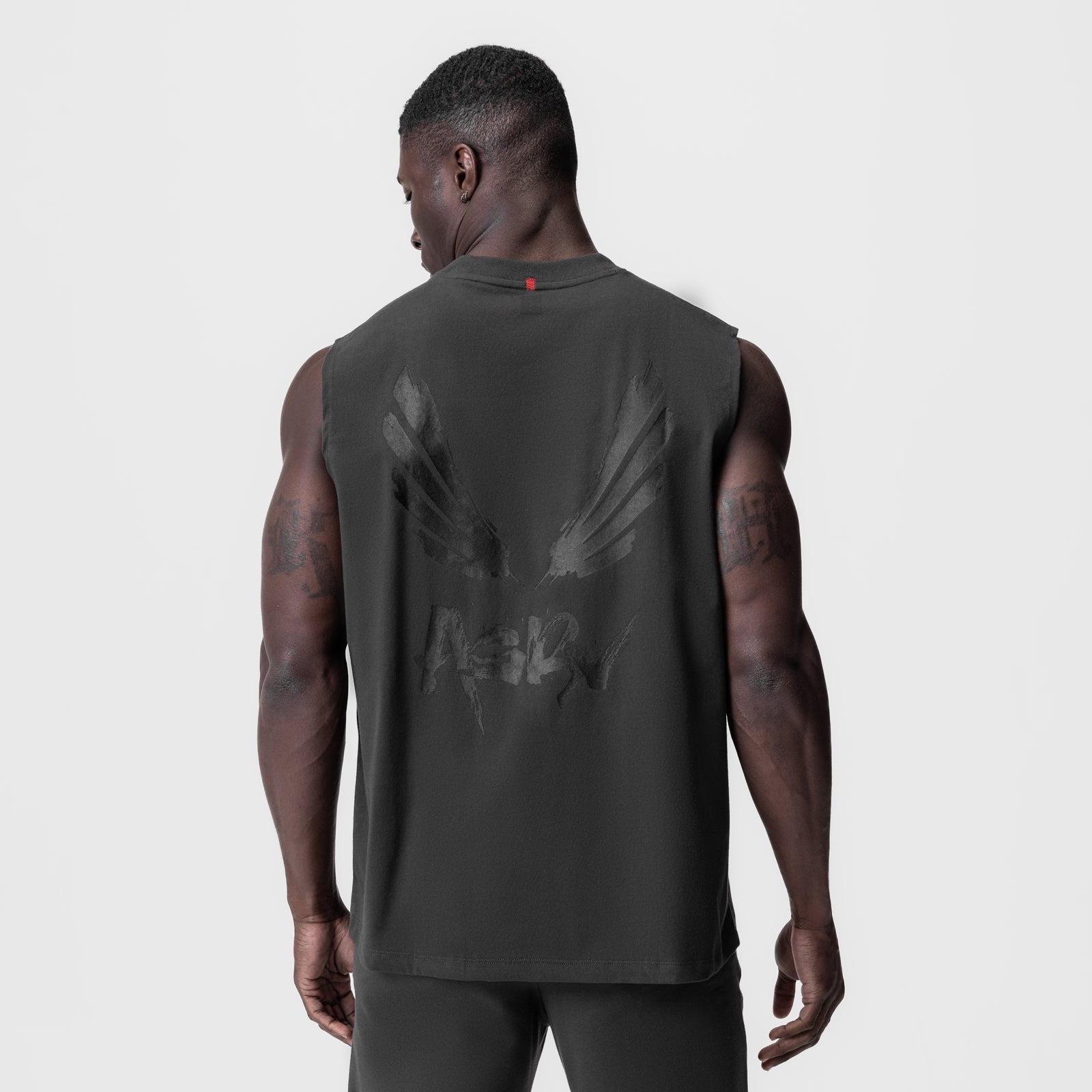 0807. Tech Essential™ Relaxed Cutoff - Space Grey/Black "Brush Wings/A