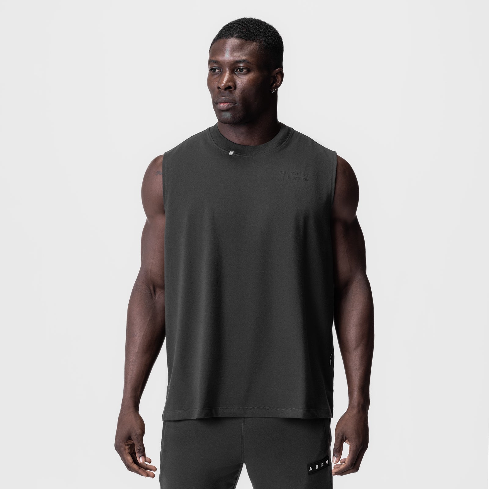 0807. Tech Essential™ Relaxed Cutoff - Space Grey/Black "Brush Wings/A