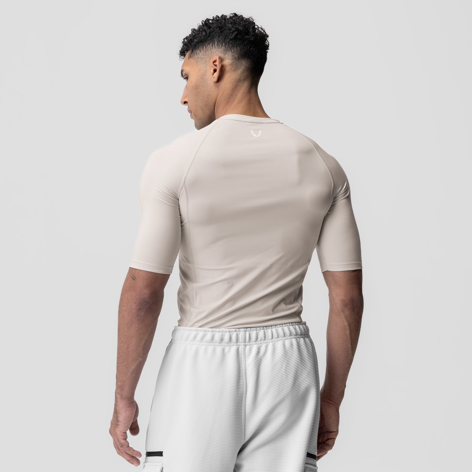 1027. WarpFlexx-Lite® Half-Sleeve Baselayer - Chai