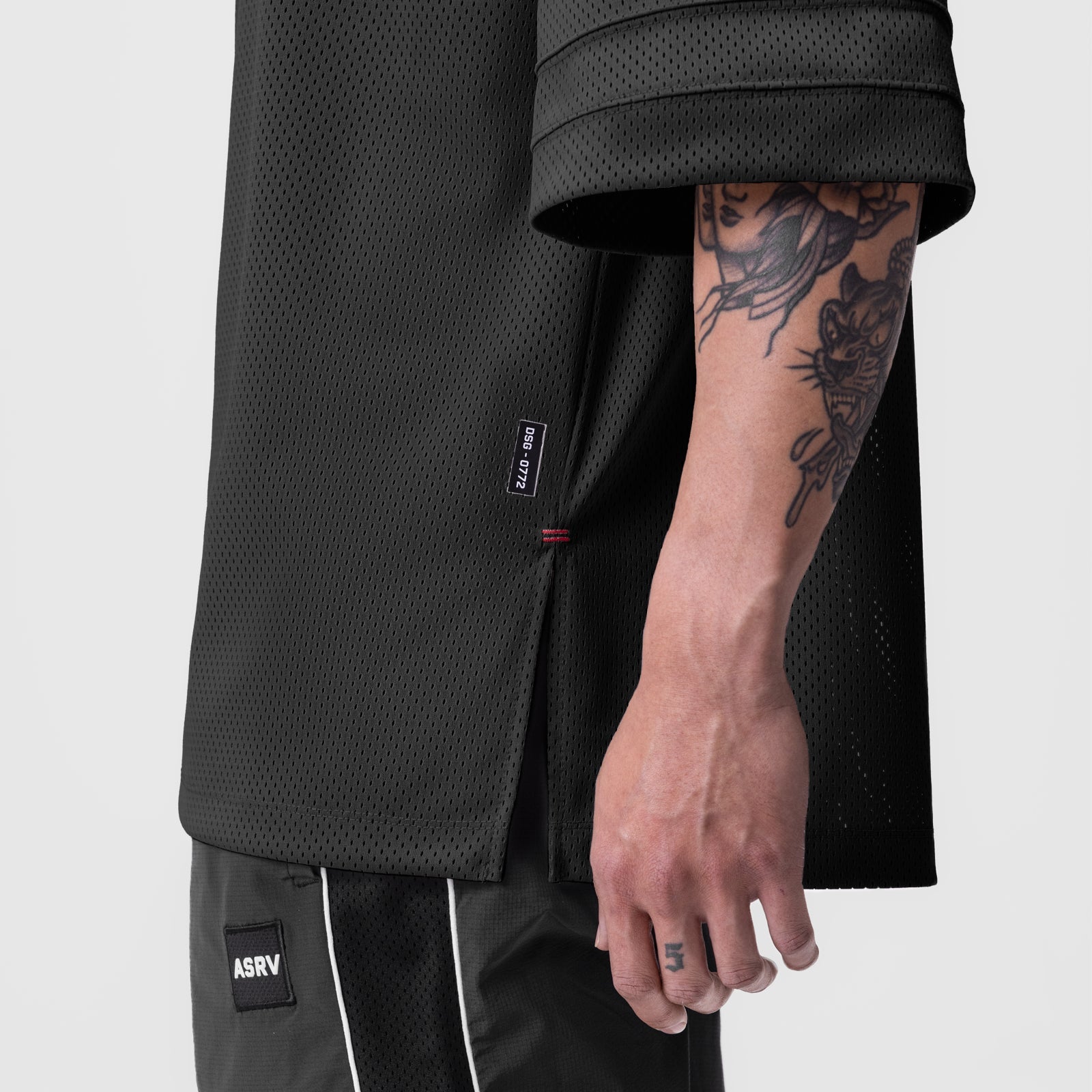 0772. SilverPlus™ Mesh Oversized Jersey - Black