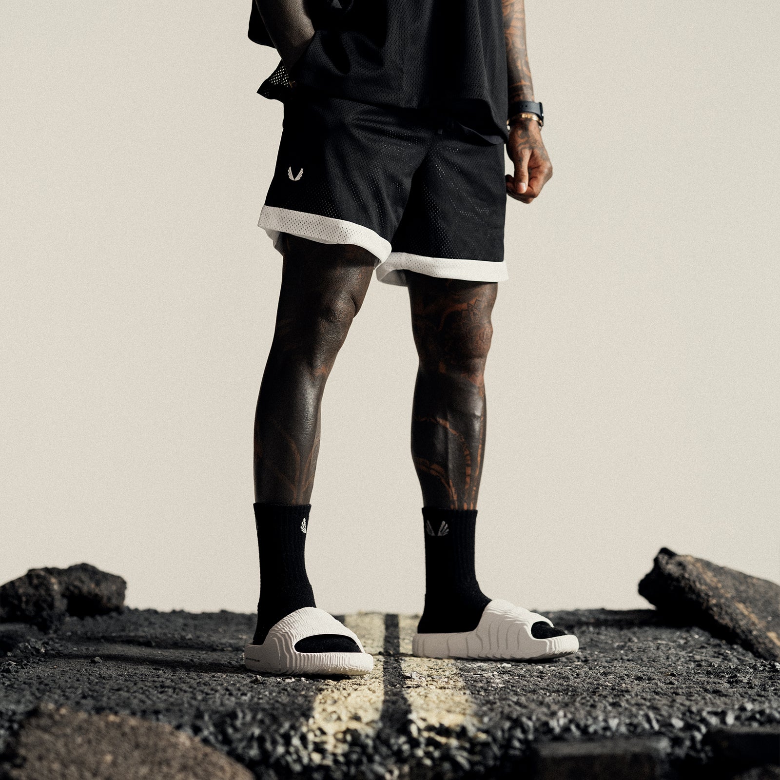 0795. SilverPlus™ Mesh Reversible Short - Black/White
